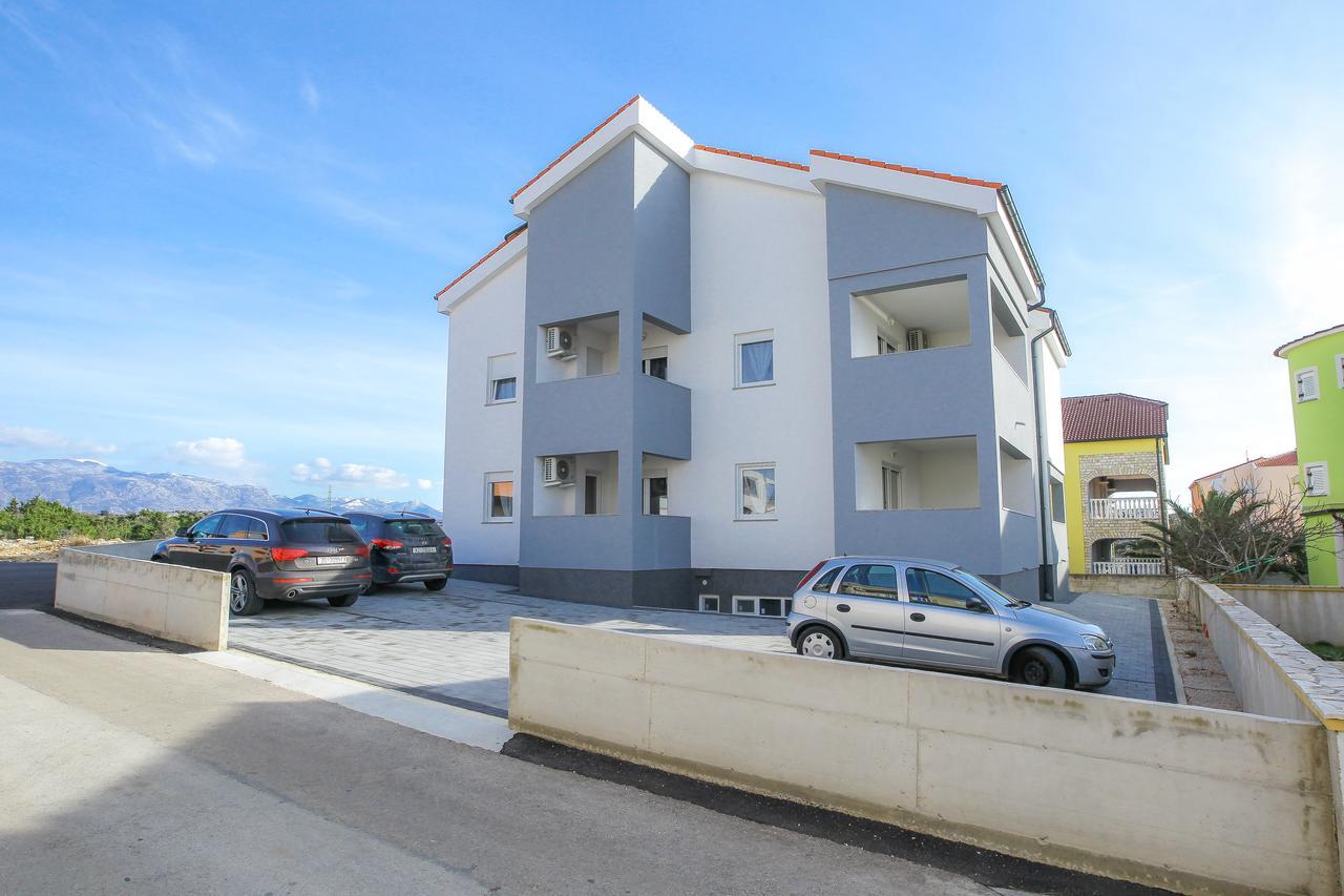 Privilege Pool Apartment Novalja