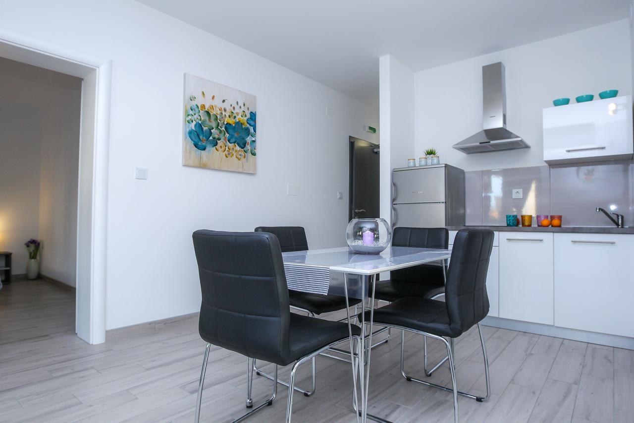 Apartment Privilege Pool Novalja