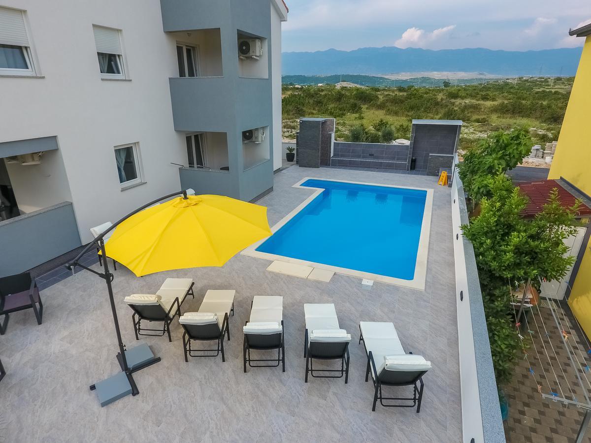 Privilege Pool Apartment Novalja