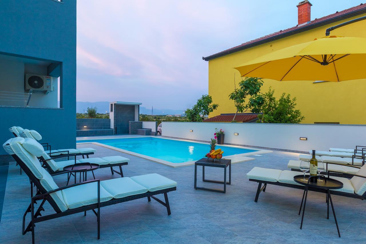 Apartment Privilege Pool